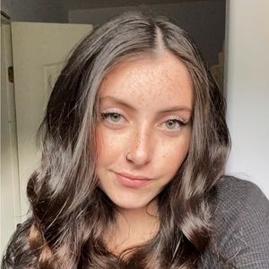 Meet your Posher, Ainsley